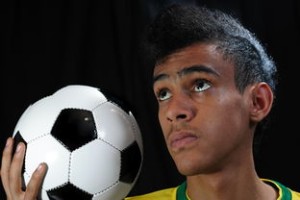 乐鱼网站-凯尔特人防守端改进显著，保持领先优势，凯尔特人控球后卫是谁