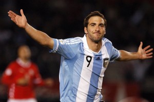 乐鱼体育买球-三大问题：失误篮板防守，火箭爆冷不敌马刺，五连胜遭终结，火箭击败篮网