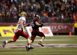 乐鱼电竞在线平台-世界青年沙滩排球锦标赛激烈对决不断，世界沙滩排球锦标赛中每队上场选手人数为