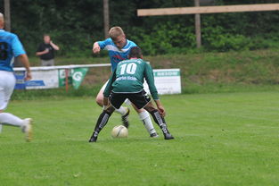 leyu乐鱼在线登录入口-中国足球边路传中战术解析，足球边路和中路什么意思